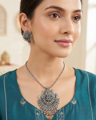 Traditional Ethnic Necklace with Matching Stud Earrings Green
