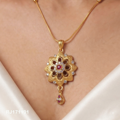 Floral Pendant Necklace Set